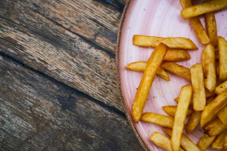 können hunde pommes essen