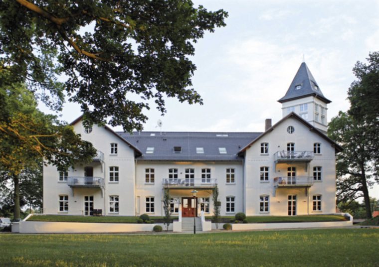 hohen niendorf schloss