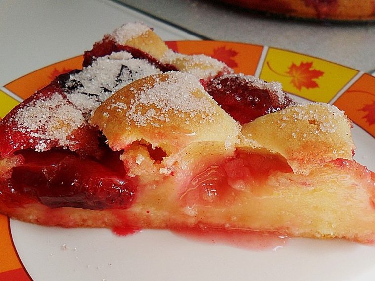 pflaumenkuchen mit pflaumen aus dem glas