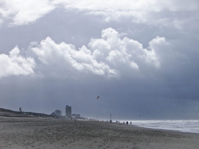 storms graue stadt am meer