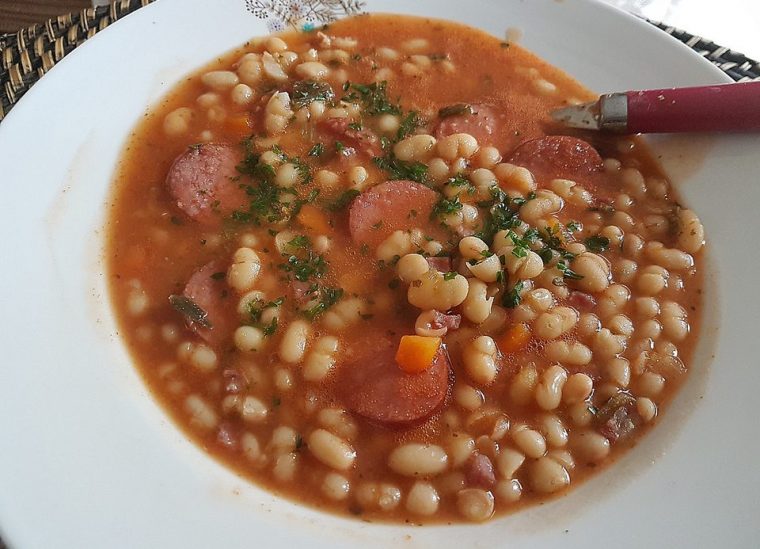 serbische bohnensuppe mit kartoffeln