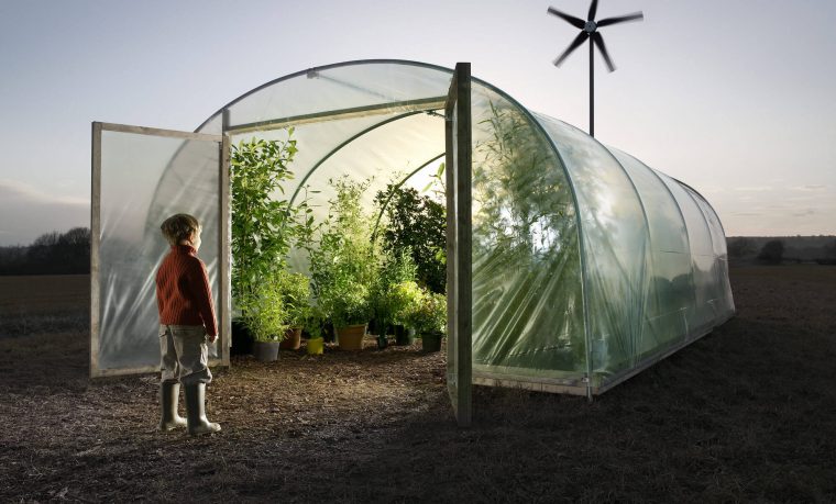 fabriquer une serre de jardin pas cher