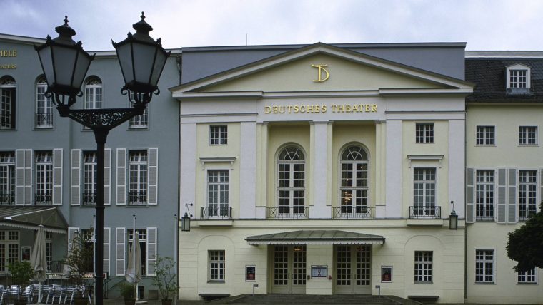 ein deutsches leben theater