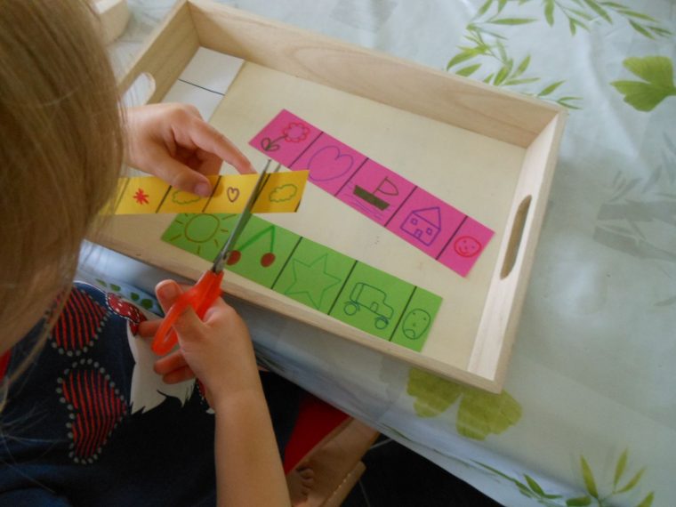 Activités Montessori : Apprendre À Découper Avec Des Ciseaux pour Activité Montessori 3 Ans