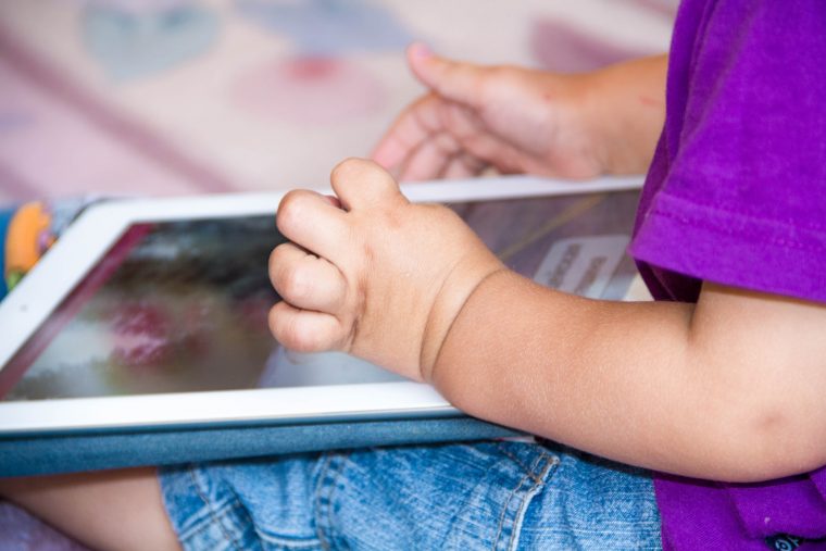 Applis, Tablettes Éducatives… Le Bon Usage Des Écrans Pour intérieur Tablette Enfant Fille