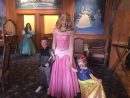 Auberge De Cendrillon – Princess Dining At Disneyland Paris dedans Cendrillon 3 Disney