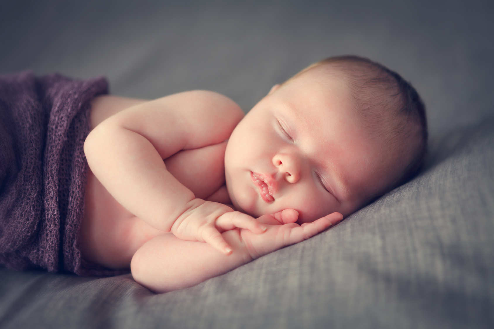 Bébé A 2 Mois : Éveil, Développement, Santé, Alimentation concernant Jeux Pour Bébé 2 Ans
