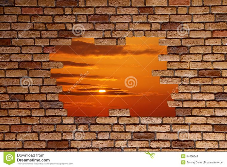 Broken Brick Wall Stock Photo. Image Of Landscape dedans Casse Brick