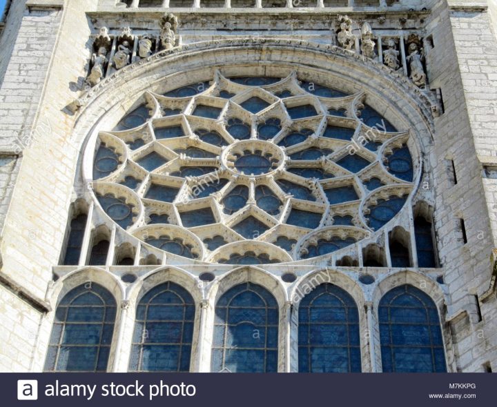 Cathédrale De Chartres – Rosace Stock Photo: 176838888 – Alamy encequiconcerne Image De Rosace