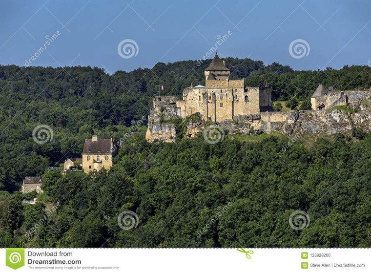 Chateau De Castelnaud – Dordogne – France Stock Photo destiné Nouvelle Region France