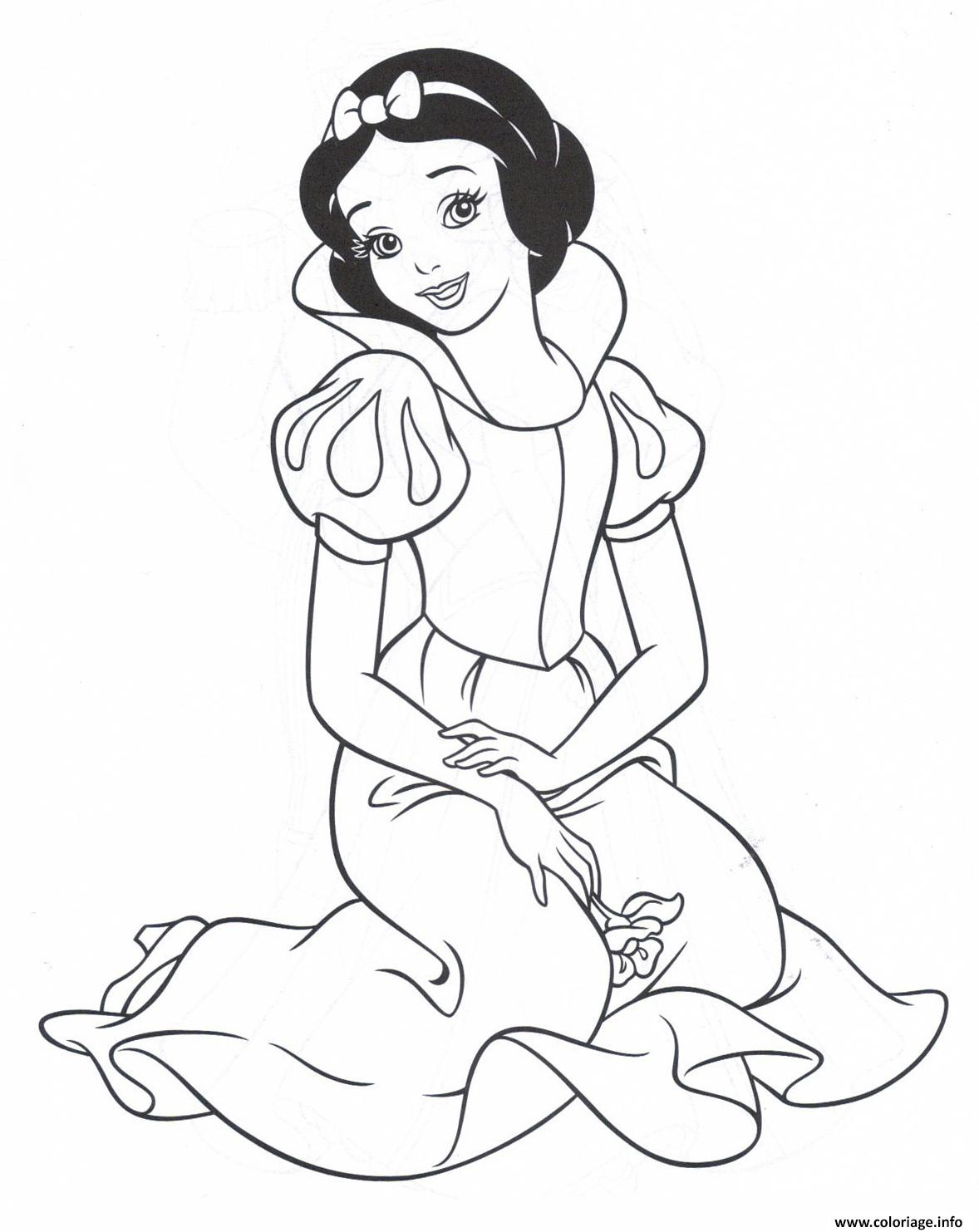 Coloriage Blanche Neige Disney Princesse Souriante Dessin destiné Blanche Neige À Colorier Et Imprimer 