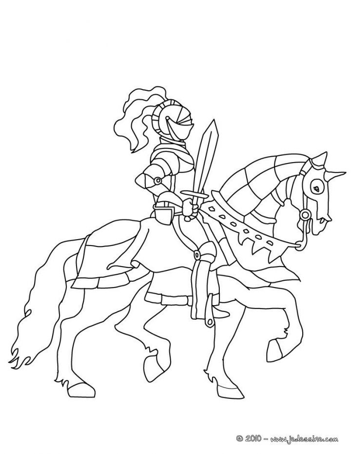 Coloriage : Chevalier Avec Son Épée Sur Son Cheval avec Coloriage D Épée