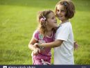 Deux Filles Pré Joue Gaiement Série Détail Personnes Enfants intérieur Activité Fille 6 Ans