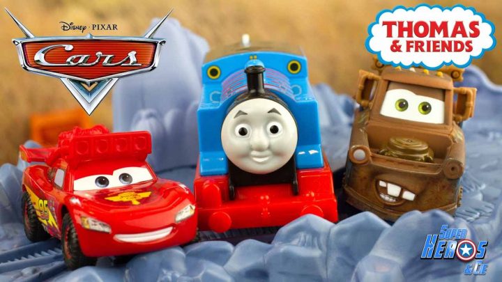 Disney Cars Flash Mcqueen Martin S'amusent Sur Les Rails Thomas Train 4K  #jouet #toy #unboxing à Flash Mcqueen Martin