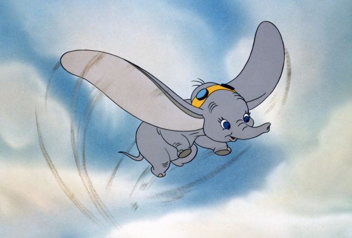 Dumbo : 5 Bonnes Raisons De Voir Le Nouveau Tim Burton à Dessin Dumbo