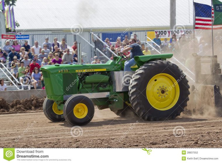 Entraîneur De John Deere 6030 Tirant La Vue De Côté destiné Dessin Animé De Tracteur John Deere