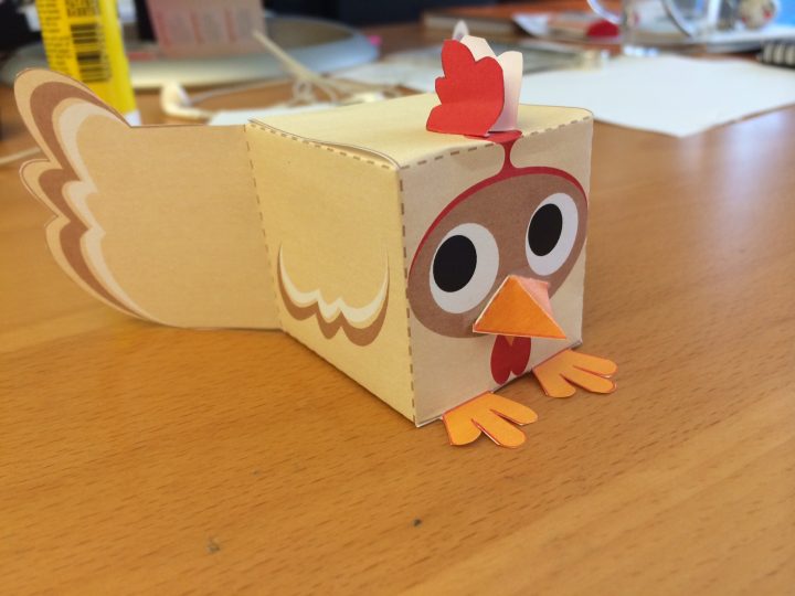 Fabrique Ta Poule De Pâques En Papertoy – La Poule | La Poule destiné Paper Toy A Imprimer