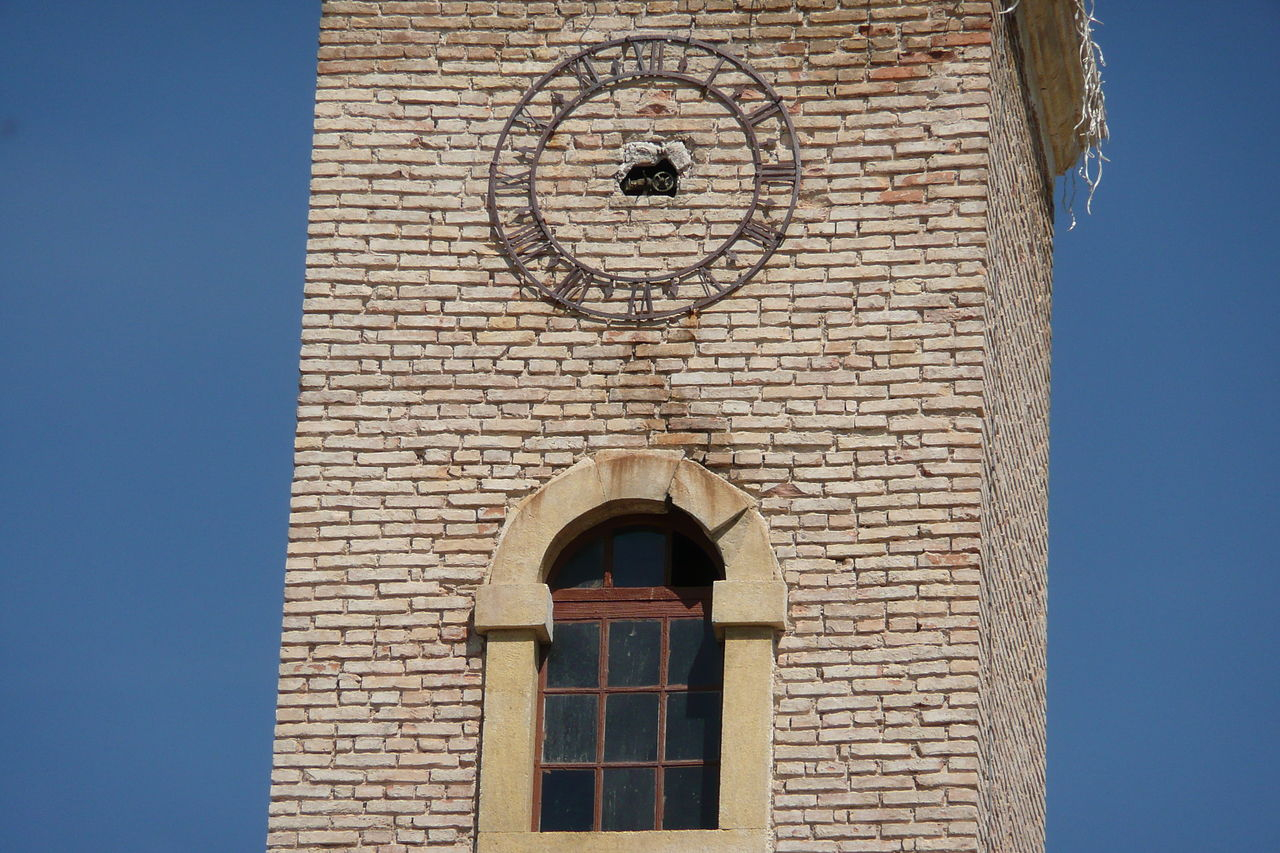 File:horloge Cassé À Saint-Alexandre (Gard) - Wikimedia pour Casse Brick 