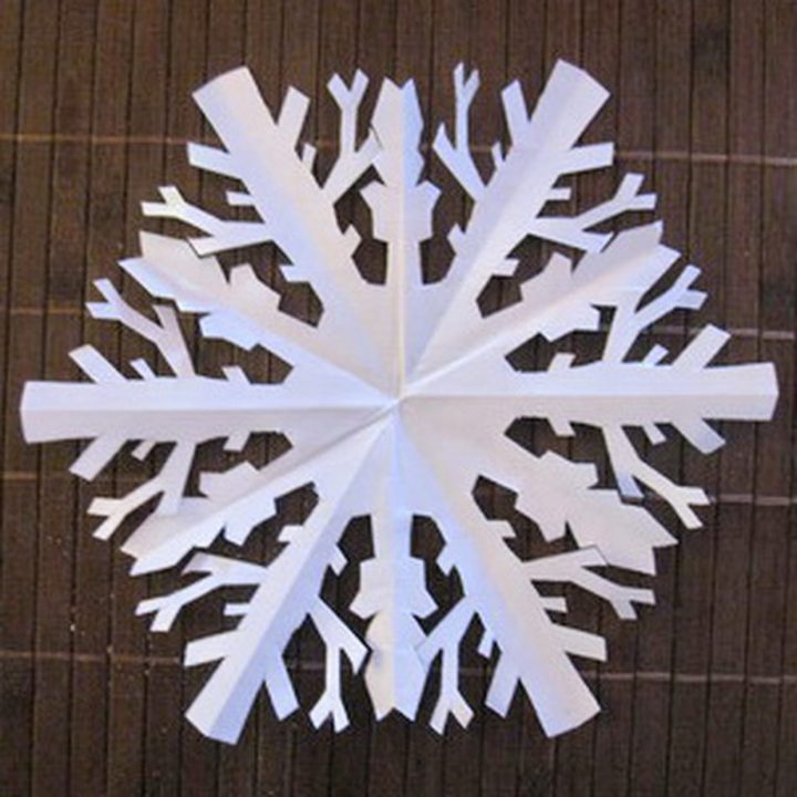 Flocons De Noël En Papier tout Decoupage Papier Facile