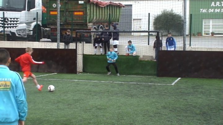 Gardien De But U12 Actions De Jeu De Julien Castiglioni Au Tournoi  Goalinsports dedans Jeux De Gardien De But