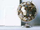 Globe Créé D'euro Pièces De Monnaie Et De Fausse Affiche avec Fausses Pieces Euros