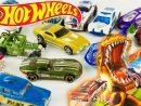 Hot Wheels T-Rex Attaque Takedown Trackset Part 1: 18 Diecast Cars Toy  Review Juguetes à Voiture Requin Jouet