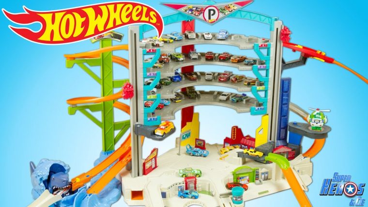 Hot Wheels Ultimate Garage Playset With Shark Attack Toy Cars Review  Juguetes avec Voiture Requin Jouet