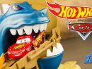 Hotwheels Sharkport Showdown Colour Shifters Playset Cars Lightning Mcqueen  4K #toy #unboxing serapportantà Voiture Requin Jouet