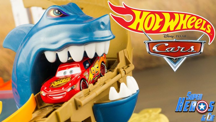 Hotwheels Sharkport Showdown Colour Shifters Playset Cars Lightning Mcqueen  4K #toy #unboxing serapportantà Voiture Requin Jouet