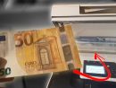 Il Essaie De Photocopier Un Billet De Banque concernant Billet Euro A Imprimer