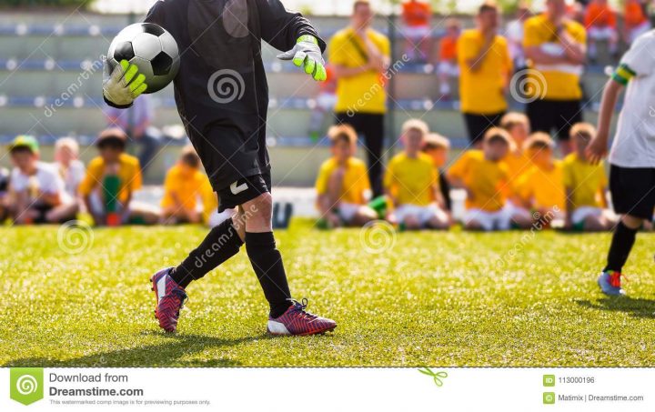 Jet De Gardien De But Du Football Jeu De Formation Du à Jeux De Gardien De But