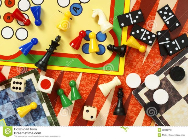 Jeux De Société Photo Stock. Image Du Échecs, Gage encequiconcerne Jeux Societe Gratuit