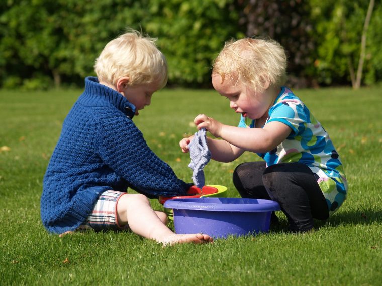 Jeux D'eau : Bienvenus Pour L'été – Maplaceencreche Pro – Medium dedans Jeux Pour Jeunes Enfants