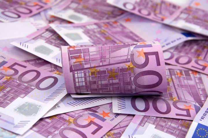 La Bce Va Cesser D'imprimer Les Billets De 500 Euros Fin 2018 encequiconcerne Pièces Et Billets En Euros À Imprimer