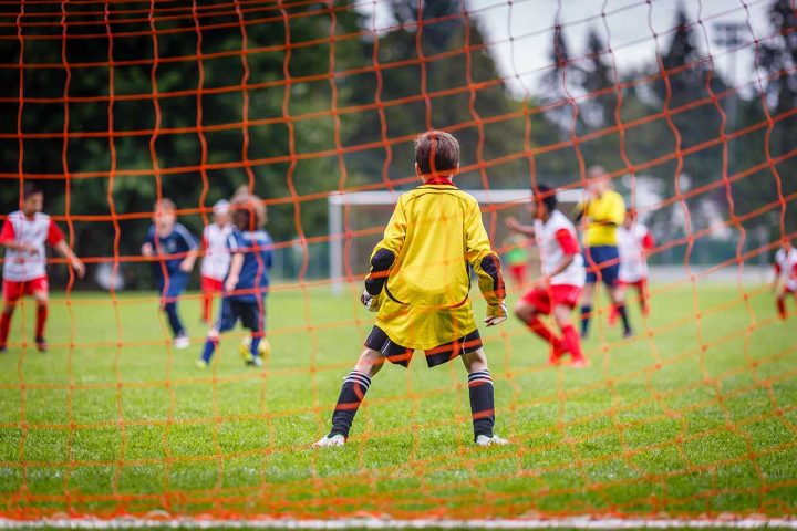 Le Décès D'un Jeune Gardien De But Émeut Le Football Amateur intérieur Jeux De Foot Gardien De But