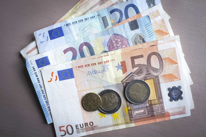 Le Havre : Elle Fabriquait De Faux Billets Sur Des Feuilles encequiconcerne Pieces Et Billets Euros À Imprimer