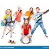 Les Enfants Groupent Le Jeu Sur Des Instruments De Musique concernant Jeu Des Instruments De Musique