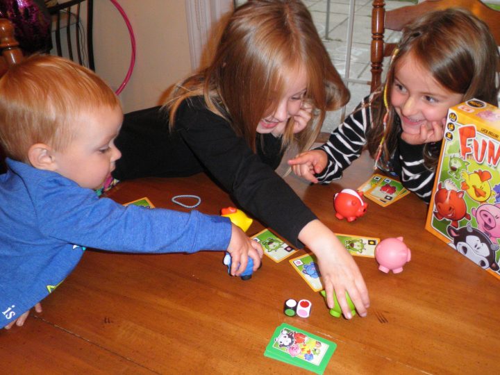 Les Jeux De Société dedans Jeux Pour Petit Enfant