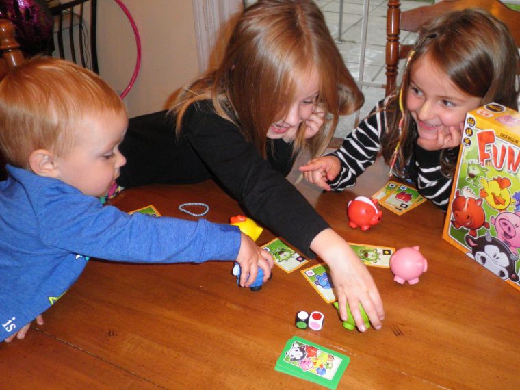 Les Jeux De Société encequiconcerne Jeux Gratuits Pour Bebe De 3 Ans