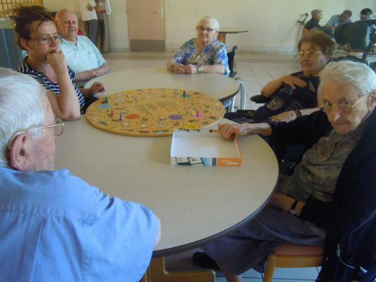 Les Jeux De Société – Résidence "la Roseraie"- Gesté concernant Jeux Pour Manger