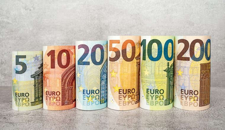 Les Nouveaux Billets De 100 Et 200 Euros Attendus Pour La encequiconcerne Billet Euro A Imprimer