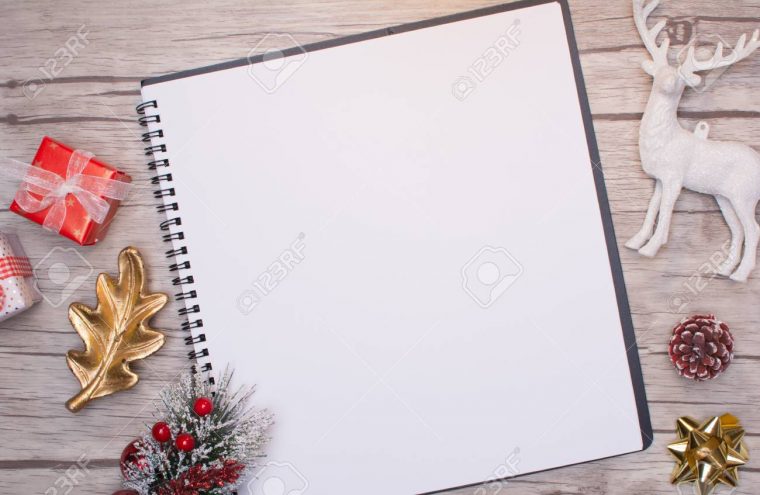 Lettre De Noël Écrit Sur Papier Blanc Sur Fond De Bois Avec Des Décorations. intérieur Papier Lettre De Noel