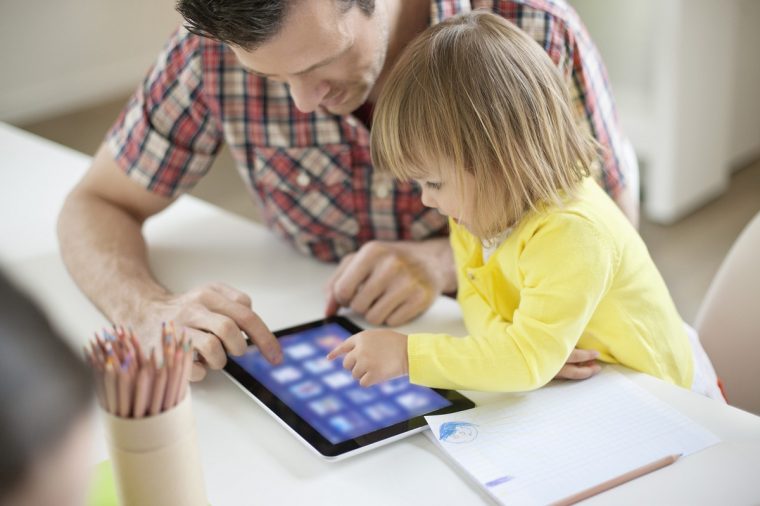 Met' – Télé, Tablette, Ordinateur : À Consommer Avec Modération intérieur Tablette Enfant Fille