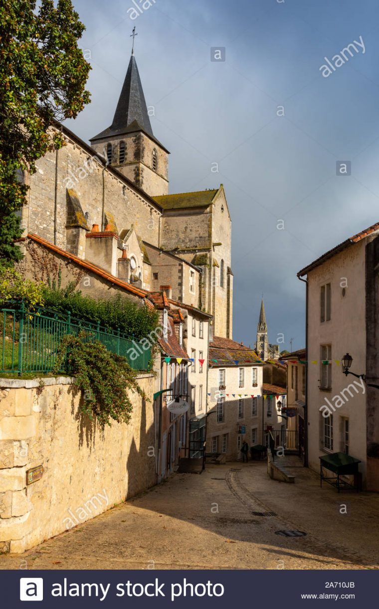 Montmorillon, Vienne Department, Nouvelle-Aquitaine Region pour Nouvelle Region France