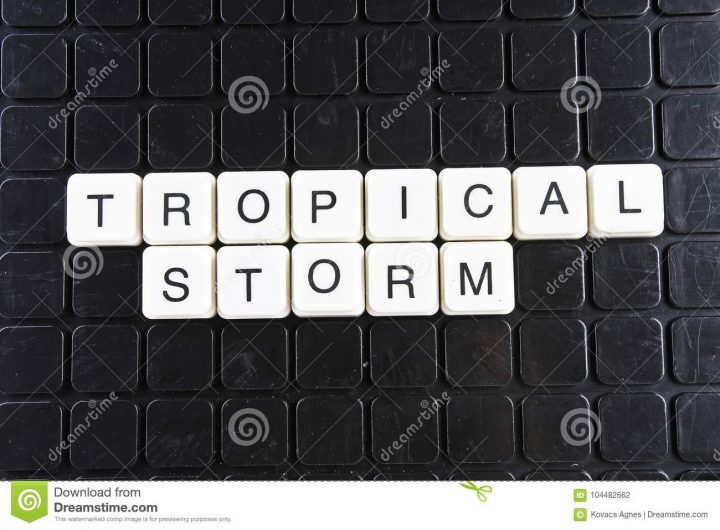 Mot Blanc Des Textes De Tempête Tropicale Sur La Couverture intérieur Jeu De Mot Croisé