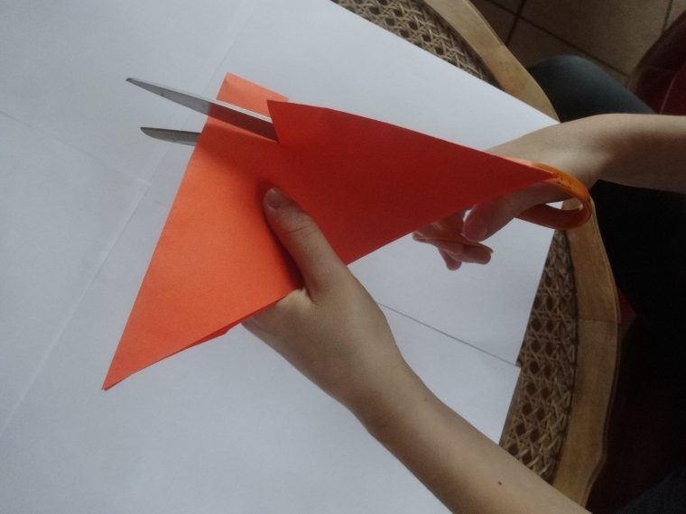 Papier Découpé | Activités À La Maison serapportantà Pliage Papier Enfant