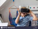 Petit Garçon, 7 Ans, Joue Un Jeu D'ordinateur 3-D, Avec Un serapportantà Jeux Pour Enfant 7 Ans