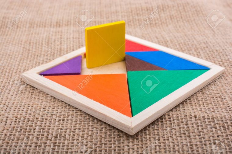 Pièces Colorées D'un Puzzle Tangram Carré dedans Tangram Carré