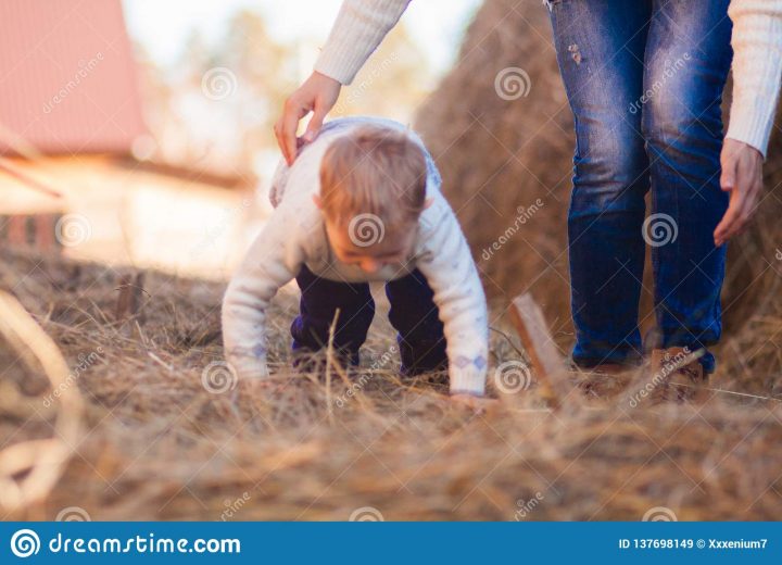 Préparation De Maman Et D'enfant Pour La Course Éducation à Jeux De Course Enfant