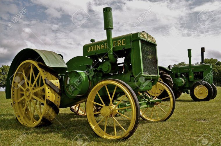 Restored Old John Deere Tractors concernant Image Tracteur John Deere